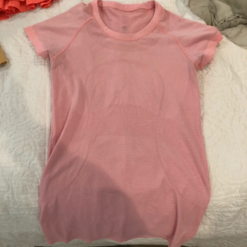 Pink lululemon top!